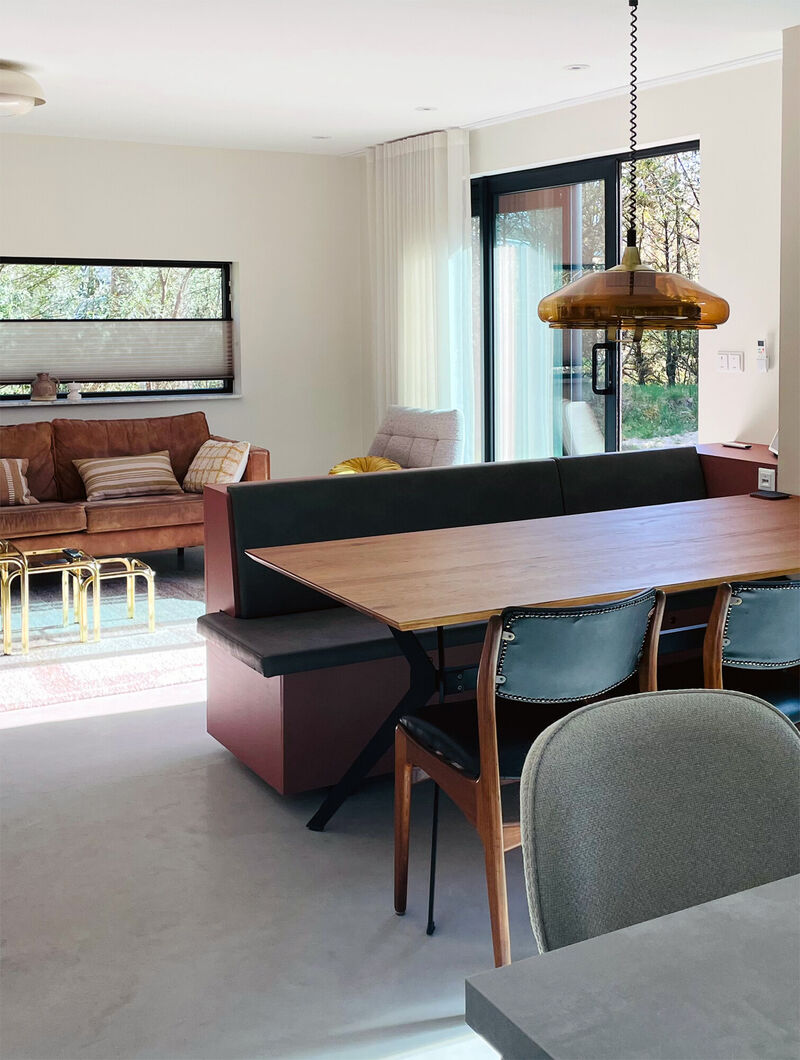 vakantiegeluk-eettafel-vanuit-